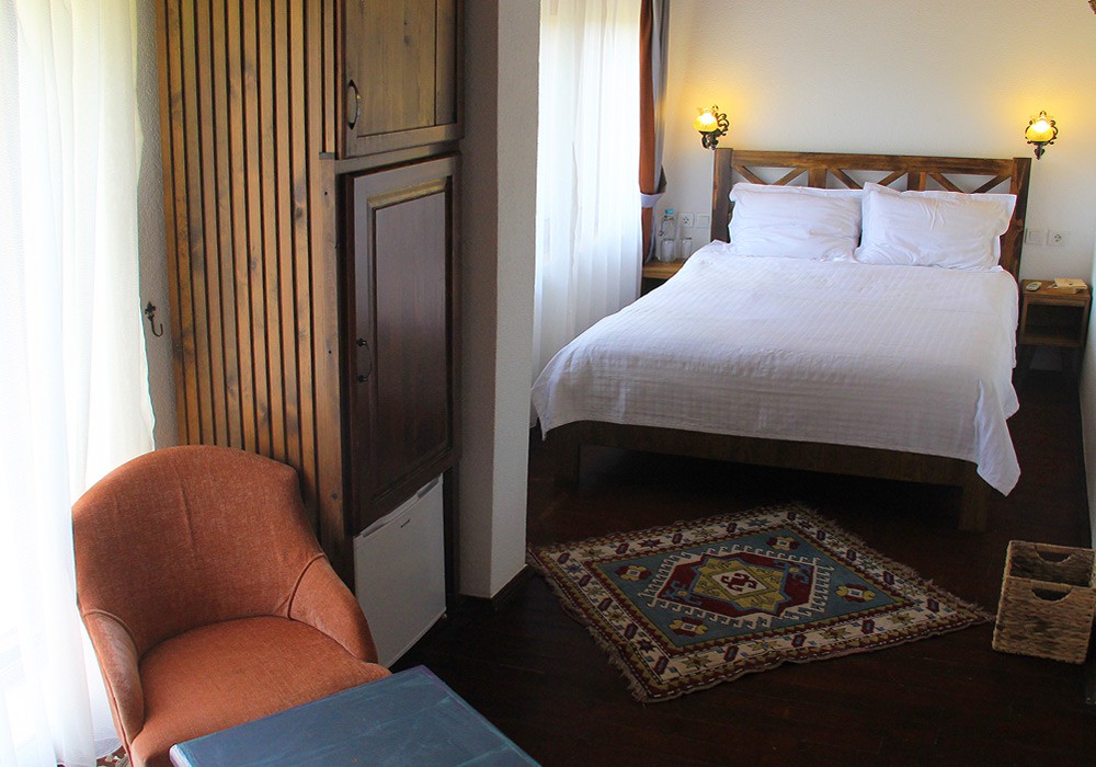 Erguvanlı Ev, Yeşilyurt Köyü Manolya