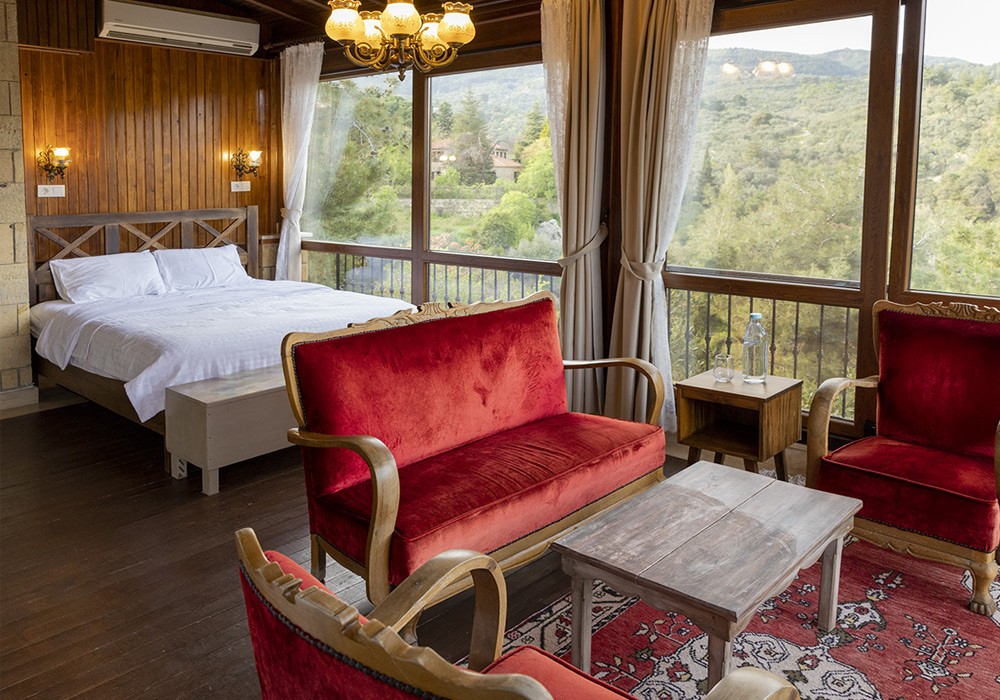 Erguvanlı Ev, Yeşilyurt Köyü Teras Oda